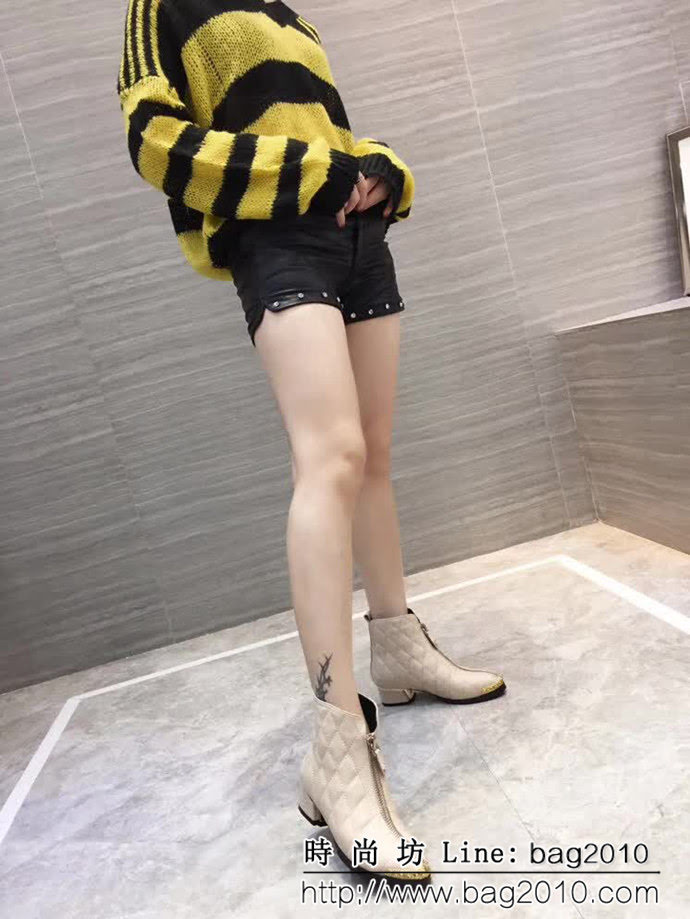 CHANEL香奈兒 經典款式 羊皮 時尚百搭 女短靴  QZS1983